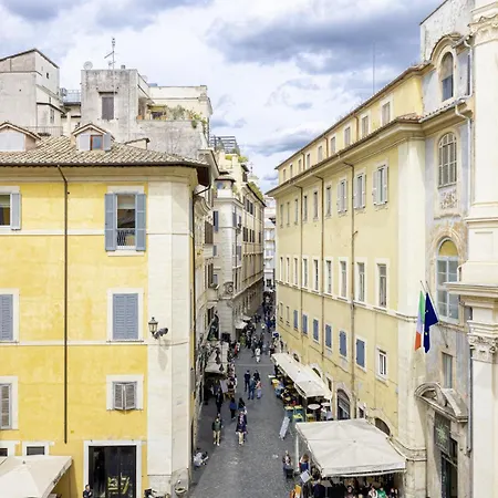 Piazza Della Maddalena View Apartment *