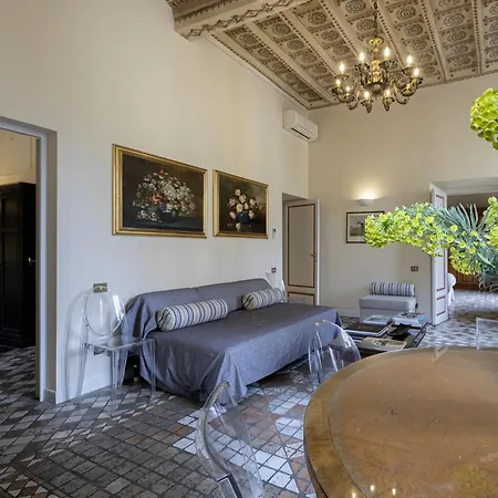 Piazza Della Maddalena View Apartment Rome