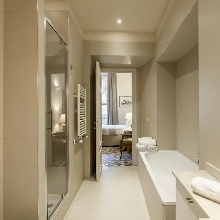 Piazza Della Maddalena View Apartment *