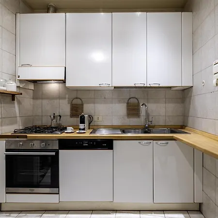 Piazza Della Maddalena View Apartment Rome