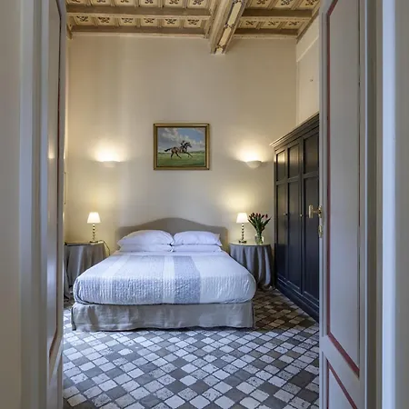 Apartment Piazza Della Maddalena View *