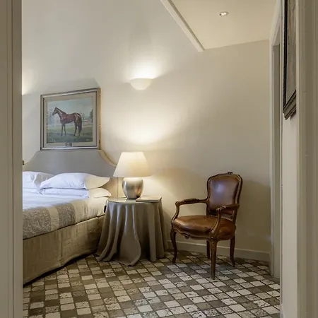 Apartment Piazza Della Maddalena View